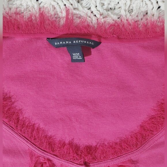 Banana Republic Feathered Trim Boat Neck Magenta Long Sleeved Henley Top - Picture 8 of 9
